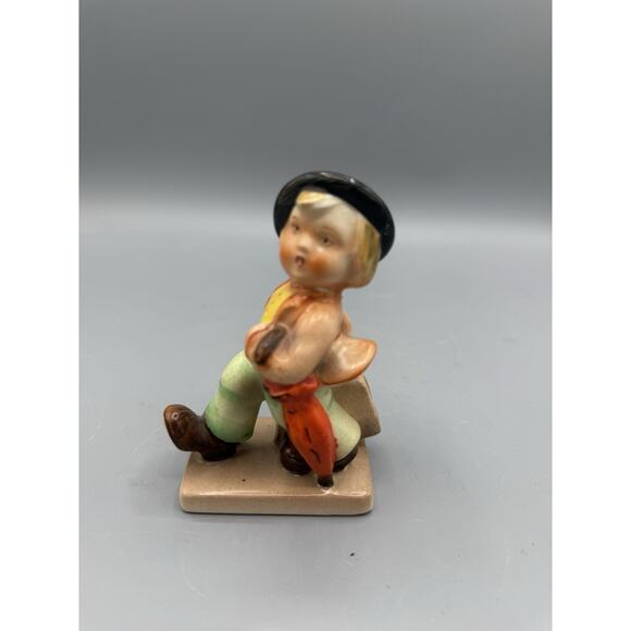 Vintage Made In Japan Porcelain Figurine Boy With Hat, Suitcase And Umbrella - Picture 1 of 7